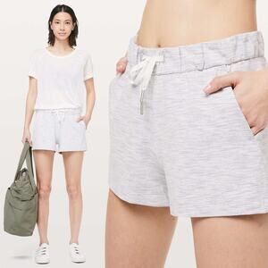 LULULEMON On The Fly Short 2.5" Size 8 Wee Are From Space Nimbus Battleship